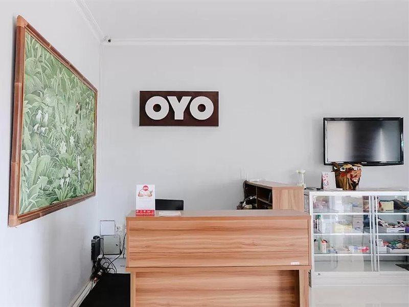Oyo995爱丽丝伊斯兰家庭旅馆 Jembel 外观 照片