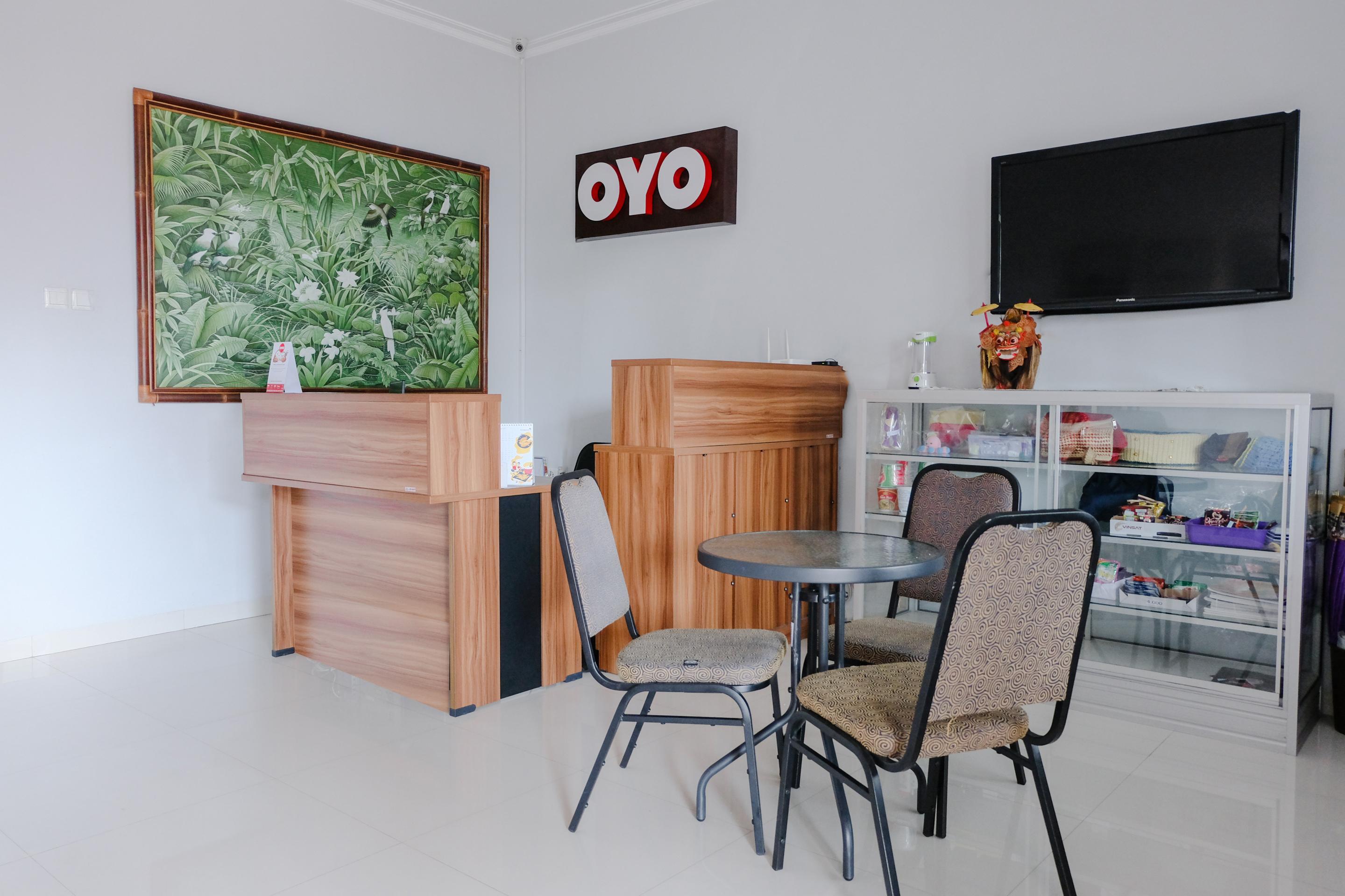 Oyo995爱丽丝伊斯兰家庭旅馆 Jembel 外观 照片