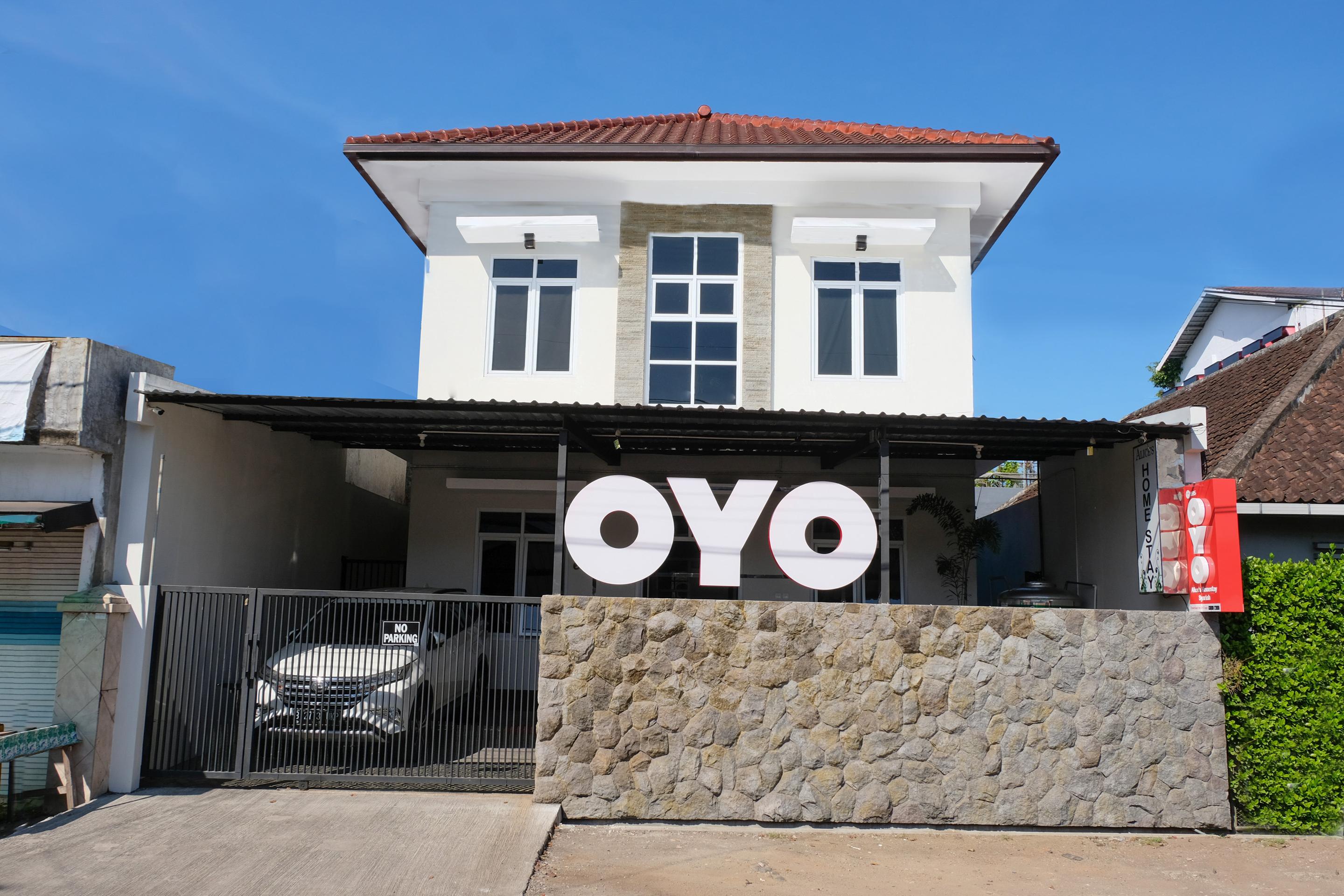 Oyo995爱丽丝伊斯兰家庭旅馆 Jembel 外观 照片